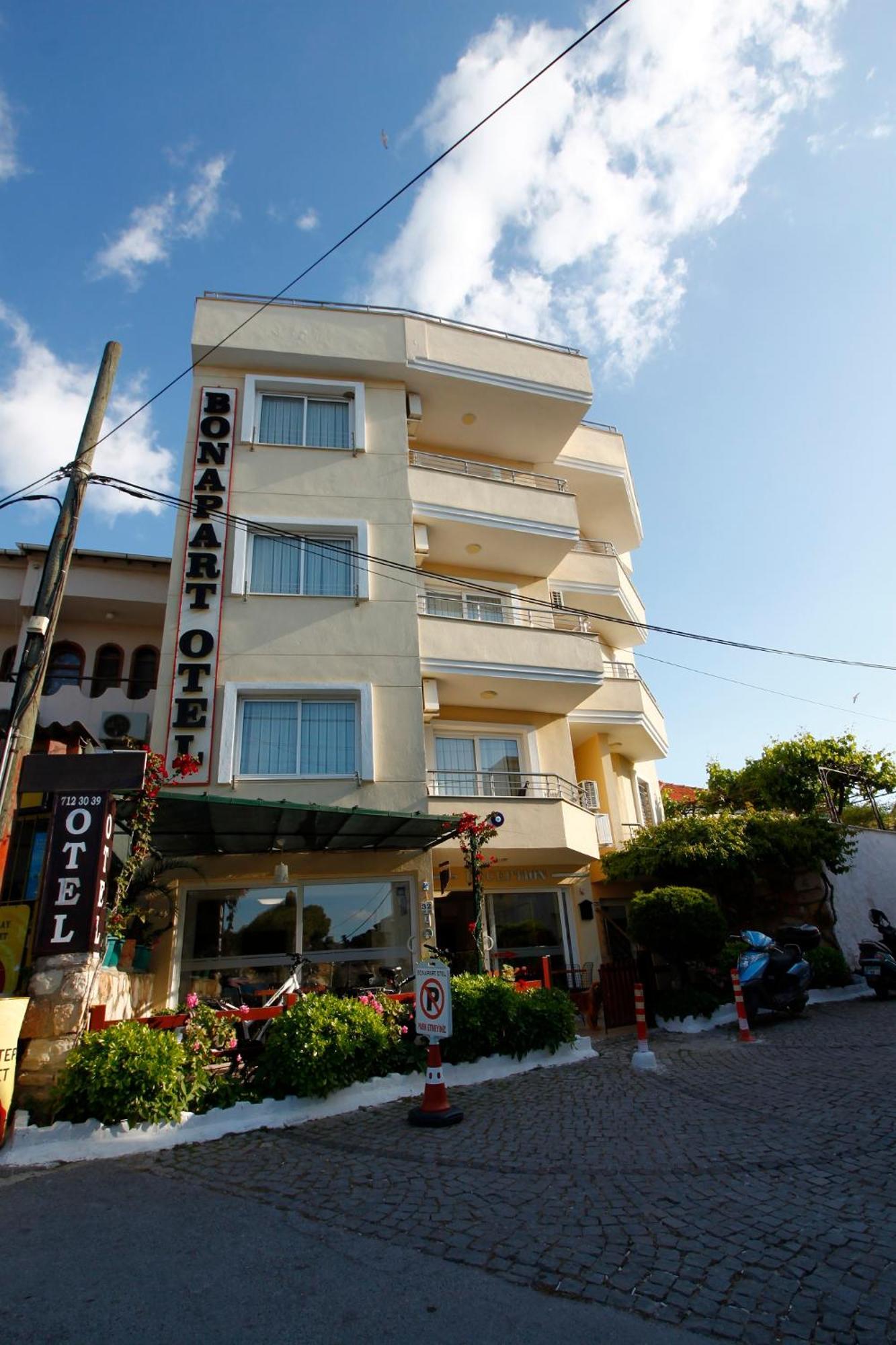 Bonapart Hotel Çeşme Εξωτερικό φωτογραφία