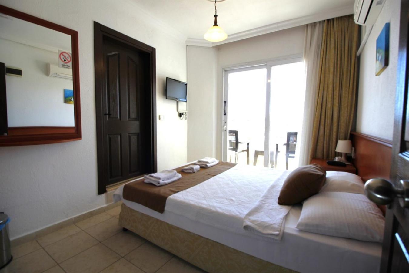 Bonapart Hotel Çeşme Εξωτερικό φωτογραφία